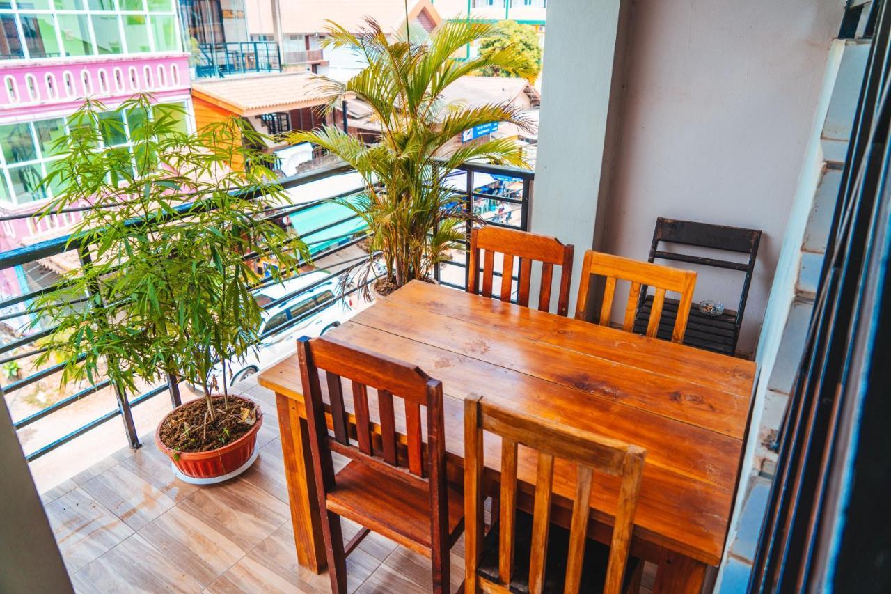 Vang Vieng Sunset Guesthouse & Restaurant Buitenkant foto