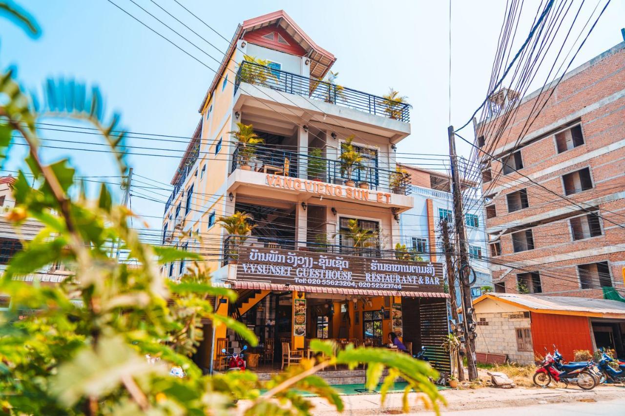 Vang Vieng Sunset Guesthouse & Restaurant Buitenkant foto